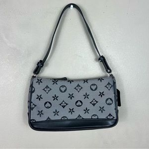 Trendy Y2K On The Go Gray & Black Canvas Clutch Bag